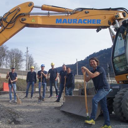 Spatenstich KTC Clubhaus Neu mit Grünanlage